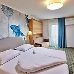 Hotel Fish'inn Zell - Fischerwirt 4*