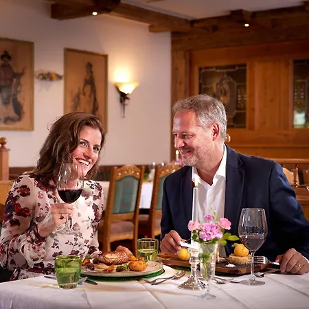 فندق Fish'inn Zell - Fischerwirt
