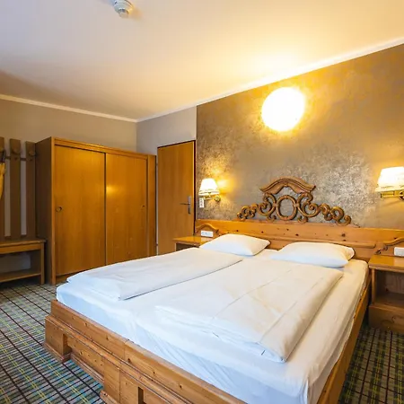 Hotel Fish'inn Zell - Fischerwirt 4*
