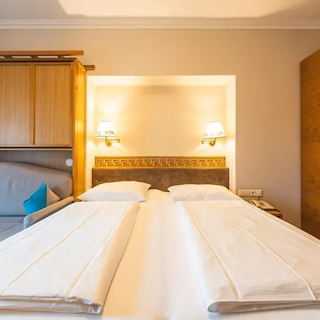 Fish'inn Zell - Fischerwirt فندق زيل أم سي