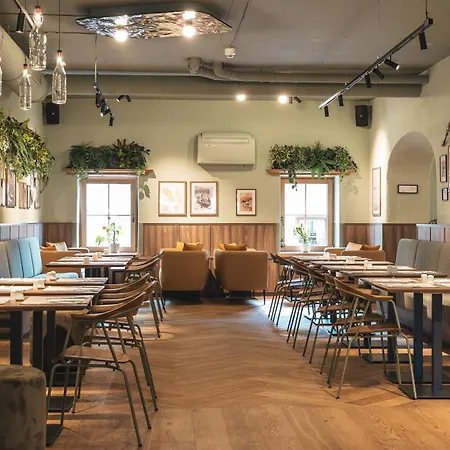 Fish'inn Zell - Fischerwirt ホテル ツェル アム ゼー